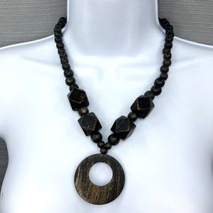 Retro Chunky Wooden Black Bead Necklace Brushed Gold Circle Pendant 21" to 23"